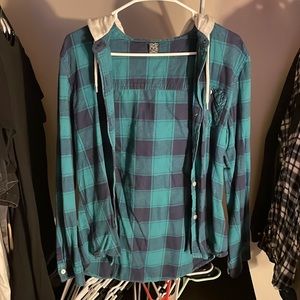 Empyre hooded flannel. Green/blue. Size large